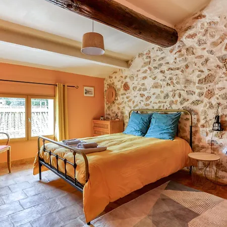 Holiday home Le Grappillon