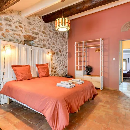 Holiday home Le Grappillon